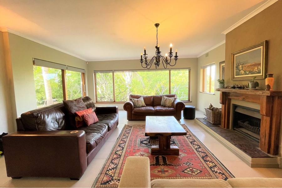 To Let 3 Bedroom Property for Rent in Durbell Western Cape